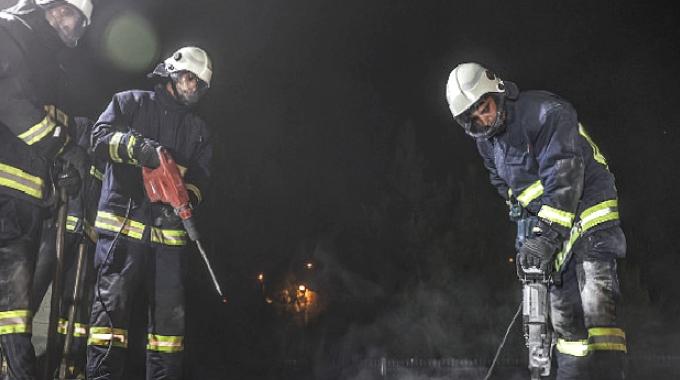 Antalya Büyükşehir Belediyesi İtfaiyesi her an deprem olacakmış gibi hazırlanıyor