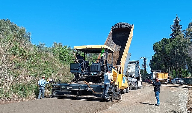 Aydın Büyükşehir Belediyesi, il genelinde yol yapım ve yenileme çalışmalarını aralıksız sürdürmeye devam ediyor