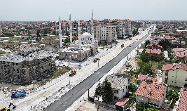 Başkan Altay: “Küçük Aymanas Caddesi’nde Sıcak Asfalt Çalışmasına Başladık”