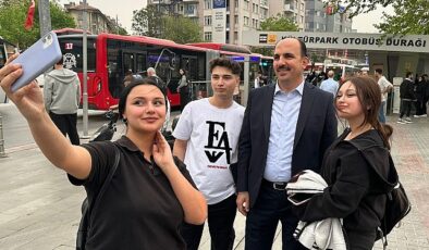 Başkan Altay Kültürpark’ta Vatandaşlarla Buluştu