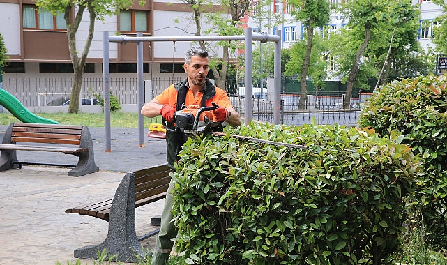 Bayrampaşa’daki parklarda bahar temizliği ve bakım çalışması yapılıyor