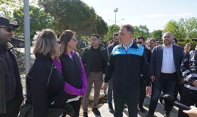 Beylikdüzü Belediye Başkanı Mehmet Murat Çalık, İBB Genel Sekreter Yardımcısı Arif Gürkan Alpay Gürpınar Sahili Düzenleniyor