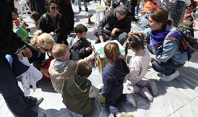 İstanbul Büyükşehir Belediyesi Şehir Tiyatroları’nın 38.’sini düzenlediği “Çocuk Şenliği,” ve atölyelerle başladı.