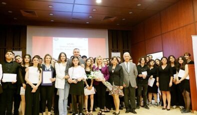 İzmir Ümran Baradan Güzel Sanatlar Lisesi öğrencilerinden “Solo Konser”