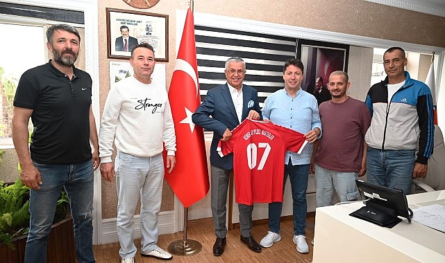 Kemer Ayyıldız Masterler’den Başkan Topaloğlu’na ziyaret