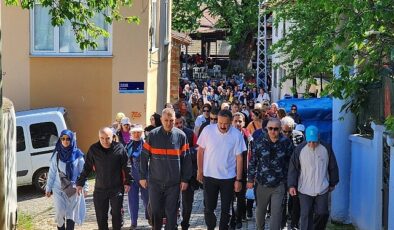 Kocaeli’nin dört bir yanından gelen doğa severler; Turizm Haftası kapsamında; Gölcük’te doğa yürüyüşünde bir araya geldi.