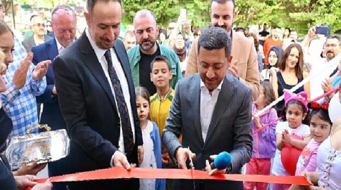 Nevşehir Belediye Başkanı Rasim Arı, 2000 Evler Mahallesi’nde hizmet vermeye başlayan bir kafeteryanın açılışına katıldı.