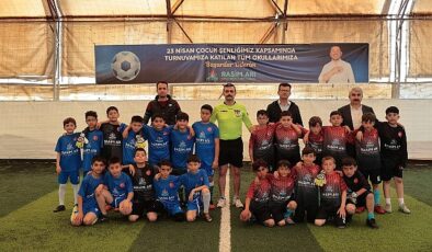 Nevşehir Belediyesi tarafından düzenlenen İlkokullar Arası 23 Nisan Halı Saha Futbol Turnuvası Çeyrek Final Müsabakaları tamamlandı