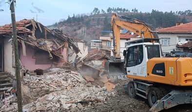 Osmangazi’de metruk bina yıkımları hız kazandı