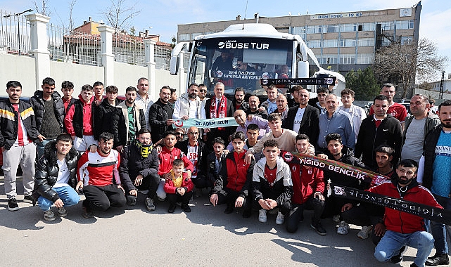 Sivas Belediye Başkanı Dr. Adem Uzun, deplasmanda oynanacak Trabzonspor-Sivasspor karşılaşması öncesi kırmızı beyazlı taraftarları Trabzon’a yolcu etti