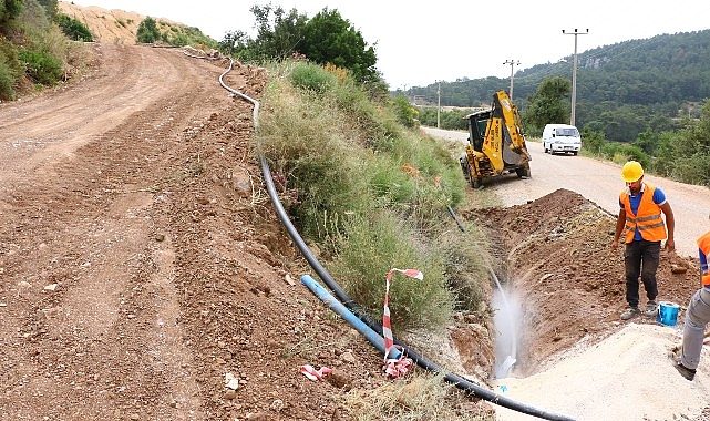 ASAT Kumluca’nın kırsal mahallelerinde içme suyu hatlarını yeniliyor