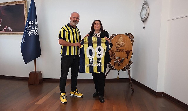 Aydın Fenerbahçeliler Derneği Başkanı Hayrettin Dincil Aydın Büyükşehir Belediye Başkanı Özlem Çerçioğlu’na nezaket ziyaretinde bulundu