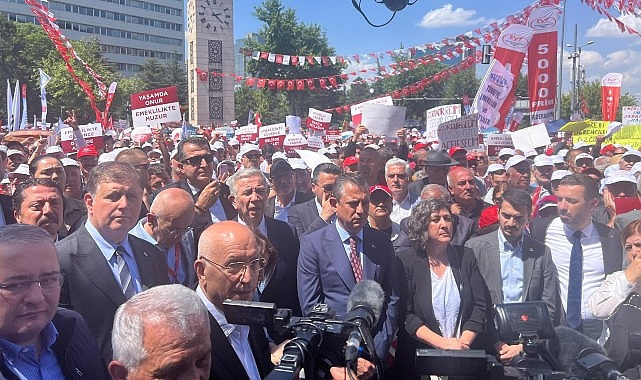 Başkan Tugay CHP’nin ‘Büyük Emekli Mitingi’ne katıldı