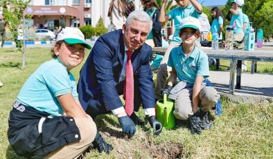 Bergama Belediye Başkanı Dr. Tanju Çelik “Orman Benim” Etkinliğine Katıldı