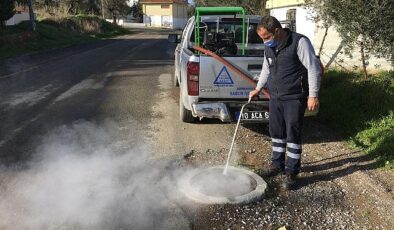 Burhaniye Belediyesi Sağlık İşleri Müdürlüğü İlaçlama Birimi Ekipleri, havaların ısınmasıyla sivrisinek ve karasinek larva mücadelesini hızlandırdı