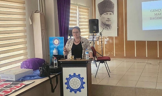 Burhaniye Belediyesi’nden Bağımlılıkla Mücadele Semineri