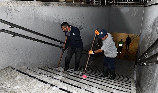 Çiğli’de Temizlik Seferberliği Sürüyor