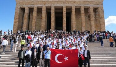 “Enerjinin Yıldızları”, 19 Mayıs’ı Atatürk’ün huzuruna çıkarak kutladı