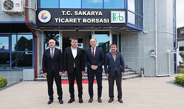 Geyve Belediye Başkanı Selçuk Yıldız Sakarya Ticaret Borsası Başkanı Mustafa Genç’i ziyaret ederek görüşmeler gerçekleştirdi