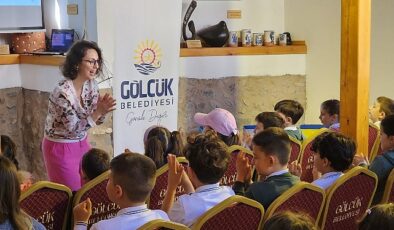 Gölcük Belediyesi, Yalı Evleri’nde düzenlediği etkinlik ile çocuklara çevre koruma ve geri dönüşüm bilinci aşıladı