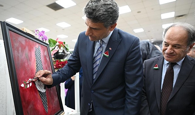 Kartepe Belediyesi Meslek ve Sanat Eğitimi Kursları (KARMEK) kursiyerlerinin hazırladığı yılsonu sergisinde beğeniye sunuldu ve ziyaretçileri hayran bıraktı