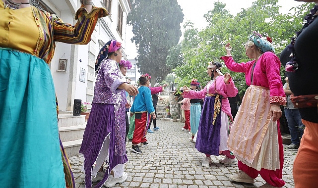 Narlıdere, bolluk ve bereketin simgesi Hıdırellez’i Tarihi Yukarıköy’de karşıladı