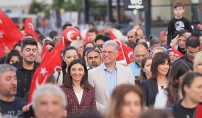 Ulu Önder Gazi Mustafa Kemal Atatürk’ün doğum günüm dediği 19 Mayıs, Mudanya’da coşkuyla kutladık. Gençlerin sahne aldığı kutlamalarda, duygu ve sevinç bir arada yaşandı