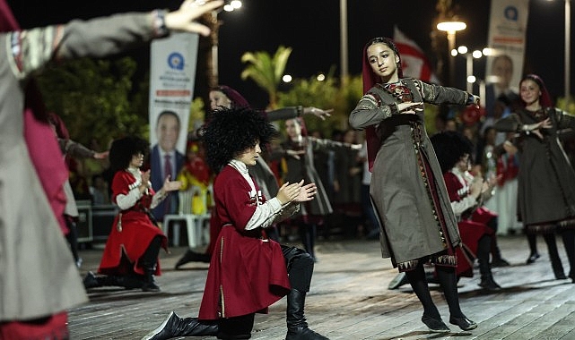 Antalya Büyükşehir Belediyesi Dans Festivali düzenledi