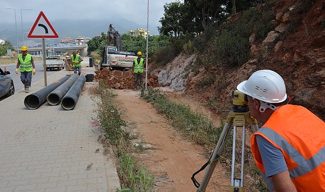 Antalya Büyükşehir Belediyesi’nden Oba Mahallesi’ne kanalizasyon hattı