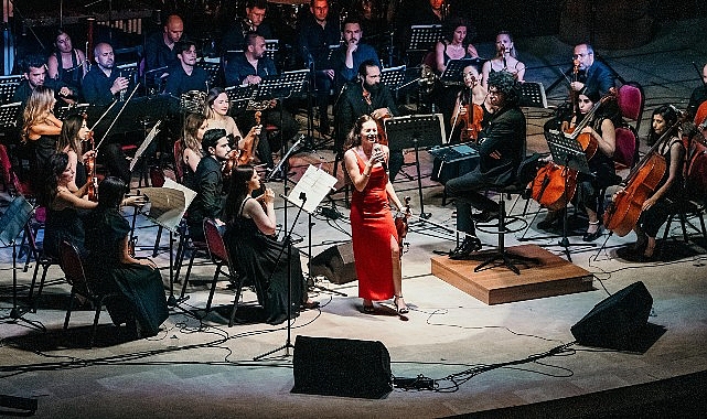 Büyükşehir Orkestrası ve Esther Abrami’den Muhteşem Konser