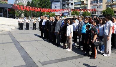 Çevre Haftası kutlamaları çelenk töreniyle başladı