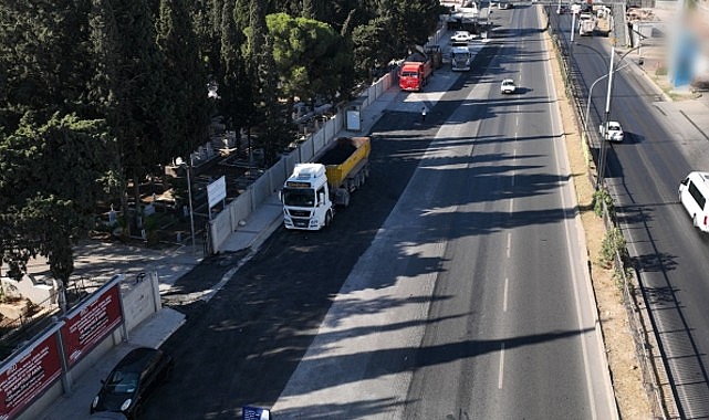 İzmir’de bayramda da yol çalışmaları hız kesmedi