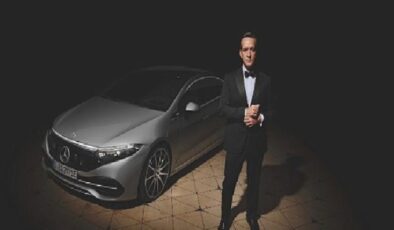 Matthew Macfadyen ve Roger Federer’in başrollerini paylaştığı “O Bir Mercedes-Benz.” global reklam kampanyası Türkiye’de yayında