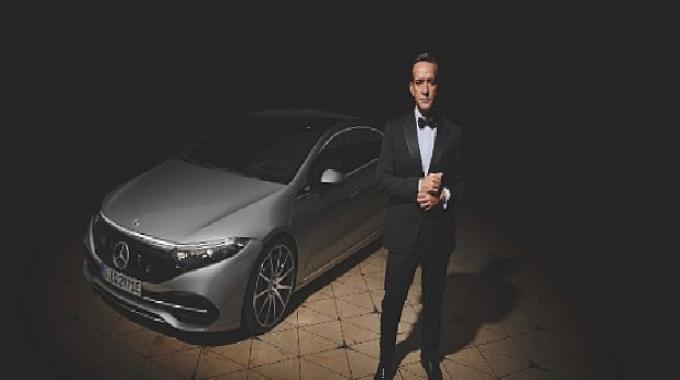 Matthew Macfadyen ve Roger Federer’in başrollerini paylaştığı “O Bir Mercedes-Benz.” global reklam kampanyası Türkiye’de yayında