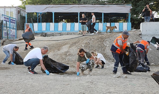 Mudanya Belediyesi yerlere atılan çöplerin fazlalığına dikkat çekmek için, Mudanya ve Güzelyalı sahilinde temizlik seferberliği gerçekleştirdi