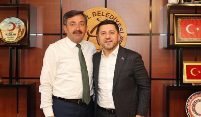 Nevşehir Belediye Başkanı Rasim Arı, 31 Mart Mahalli İdareler Seçimi sonrasında Acıgöl Belediye Başkanı Mehmet Eroğlu’na iade-i ziyarette bulundu