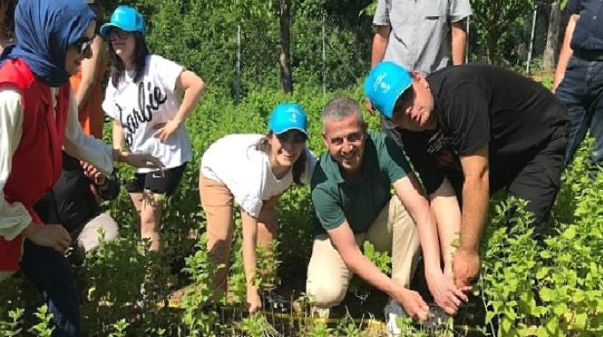 Özel çocuklarımız sebze ve aromatik bitki yetiştiriyor