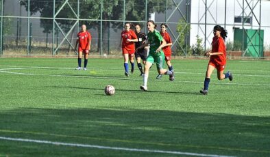 U13-U15 Kız Futbol Ligi’nde ilk düdük çaldı