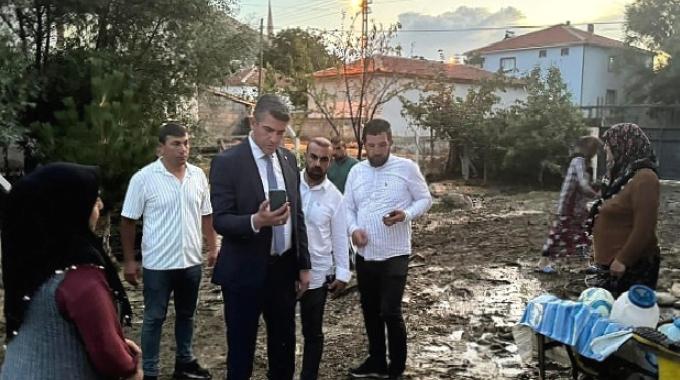 Başkan Levent Koç selden zarar gören Güzelcekale’de incelemelerde bulundu