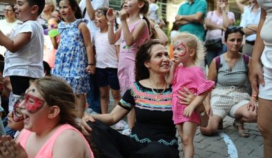 Başkan Ünsal ‘Sokak Senin’ coşkusuna ortak oldu