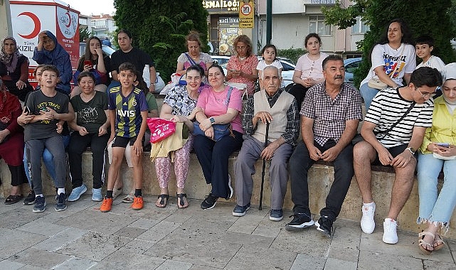 Keçiören Belediyesi tarafından düzenlenen Yaza Merhaba Konserleri parkları şenlendirmeye devam ediyor